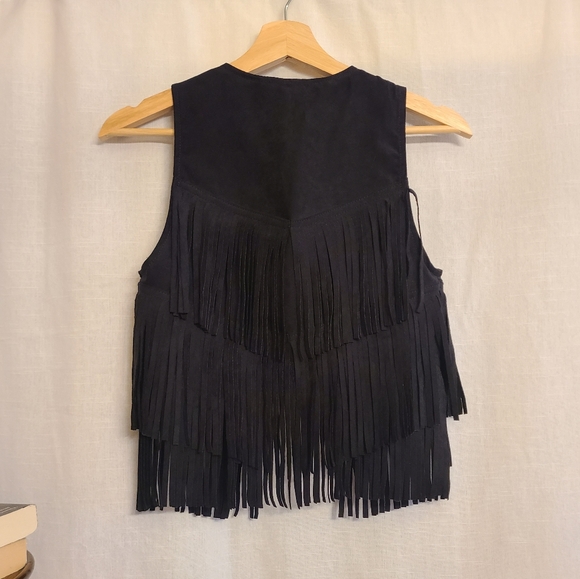 Black Fringe Open Style H&M Cropped Vest - Picture 2 of 4